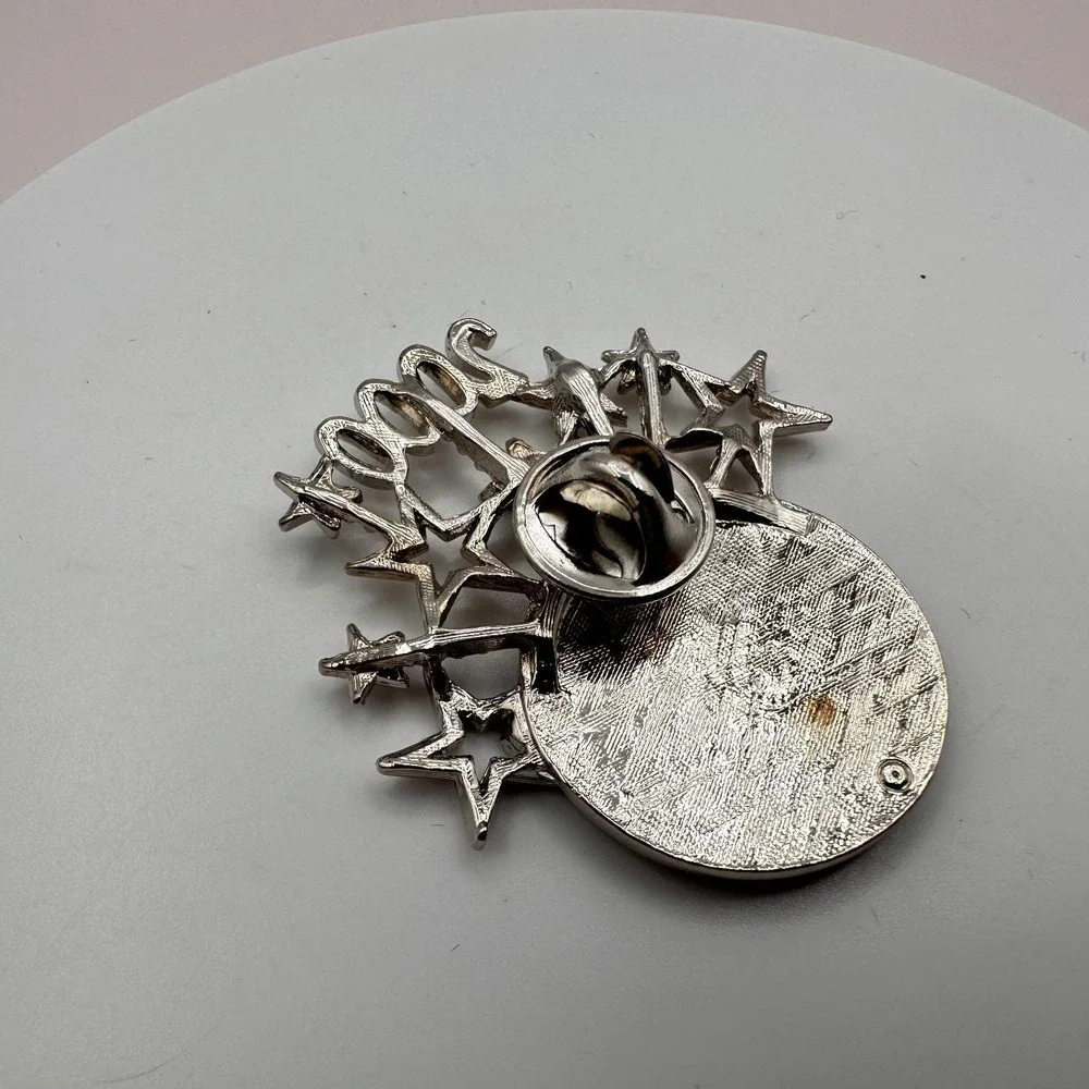Vintage 90s‎ 2000 Millennium Clock Pin Brooch Silver Tone Shooting Star Jewelry